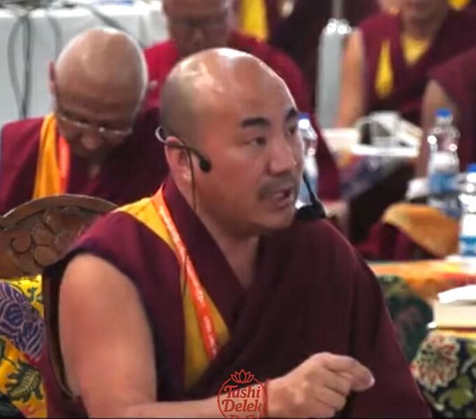 File:Chodrak Khenpo Karma.jpg