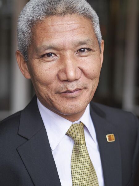 File:Jinpa Thupten-960x1280.jpg