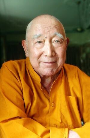 Khenpo-appey-rinpoche-sakya-lama-2.jpeg