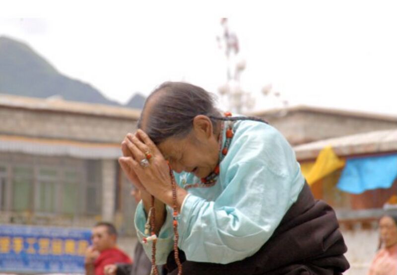 File:Prayer Photo by Alex C.jpg