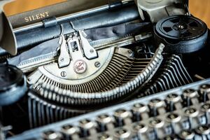 Vintage typewriter Unsplash.jpeg