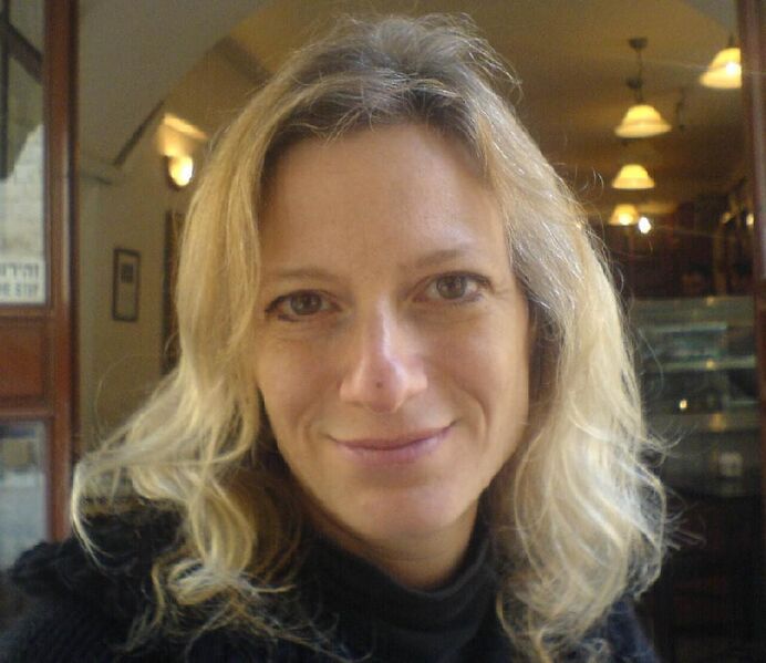 File:Yoeli-Tlalim Ronit.jpg